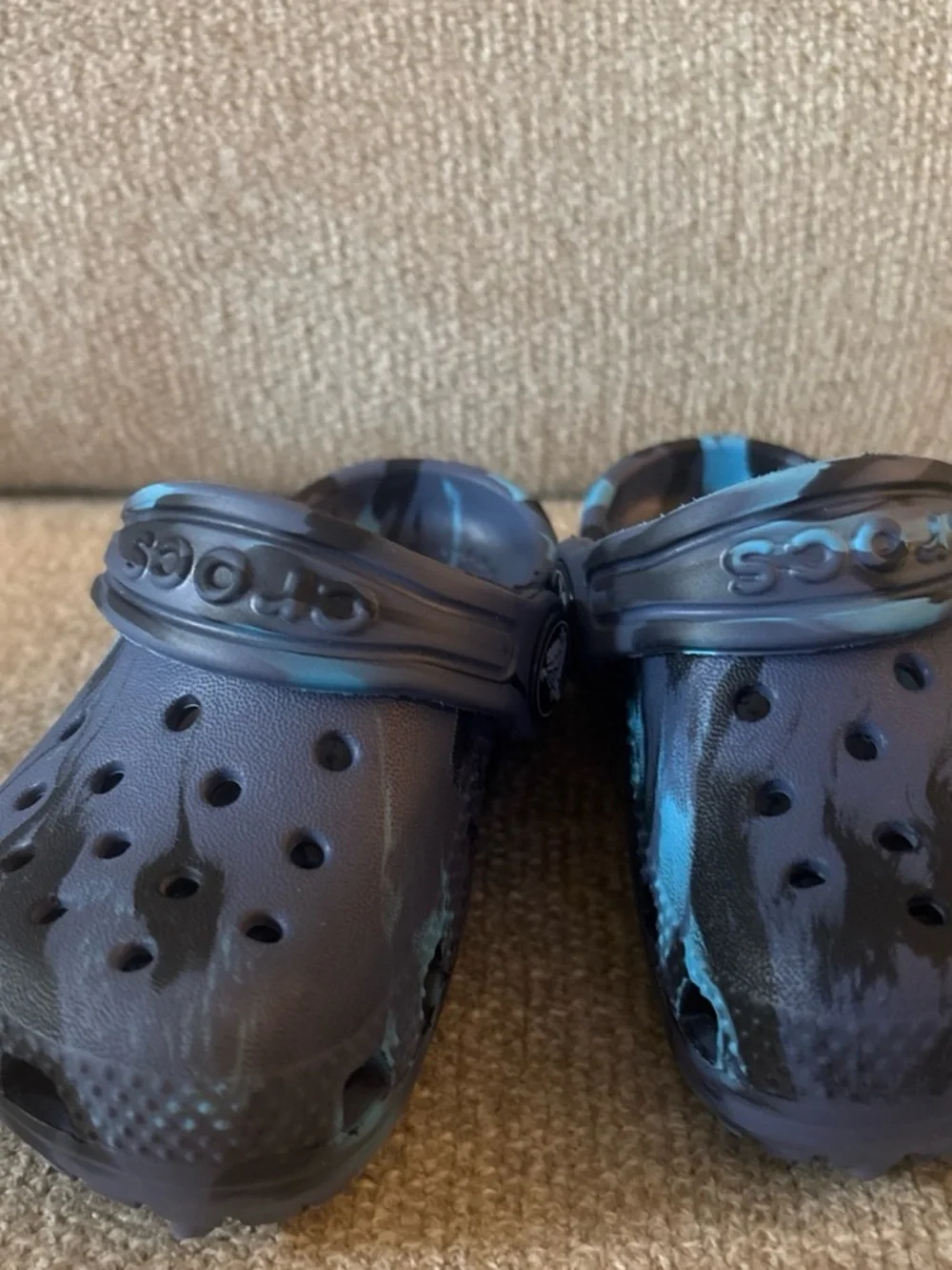 CROCS Kids Classic Marbled Clog - Navy Blue/Light Blue